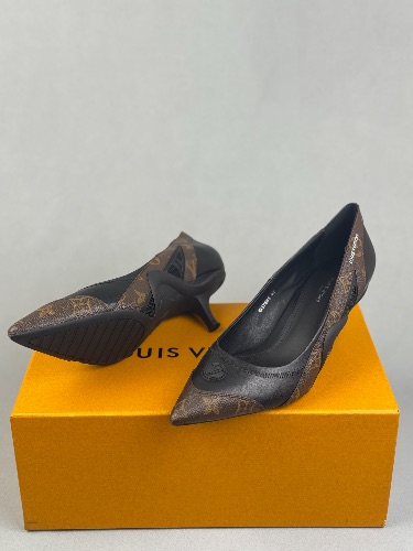Louis Vuitton Archlight pumps