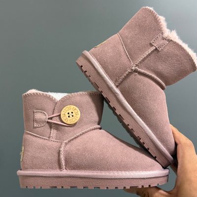 UGG Bailey Button style or similar children's and adult snow-boot — 9