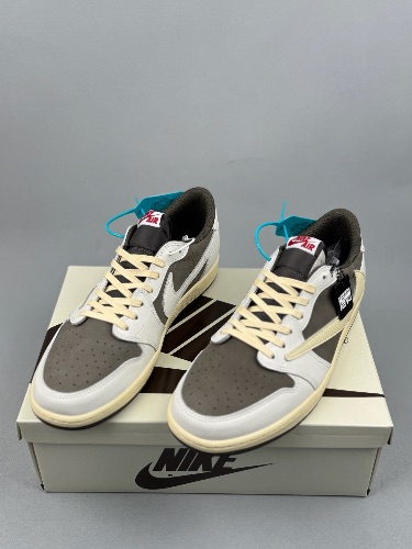 Nike x Travis Scott Air Jordan 1 Low OG SP "Reverse Mocha" sneakers — 4