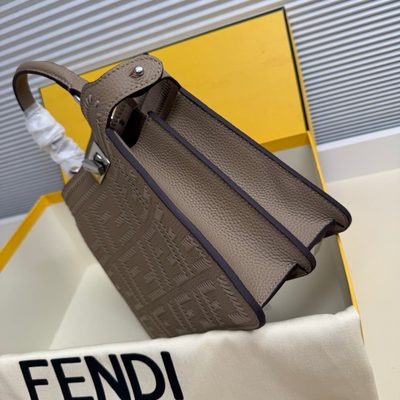 Fendi Peekaboo ISeeU bag (T) — 3