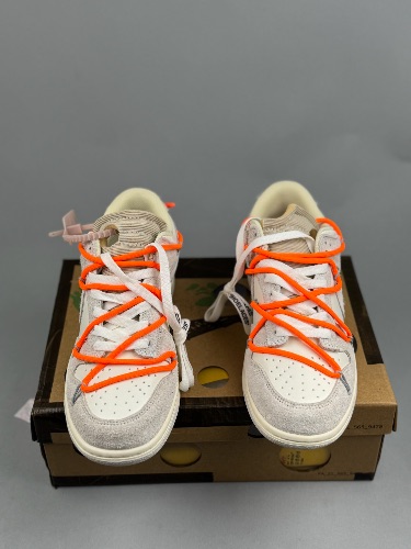 Nike x Off-White Dunk Low "Lot 11" sneakers — 3