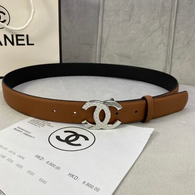 Chanel leather belt featuring a camel calfskin strap and a golden metal CC buckle — 3