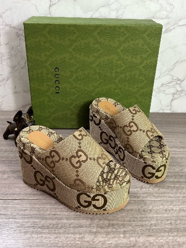 Gucci Angelina Maxi GG platform slide sandals