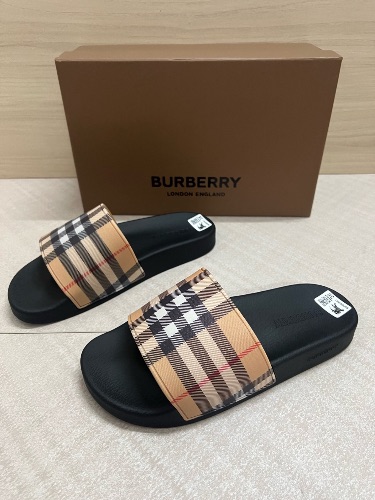 Burberry Furley check slides — 3