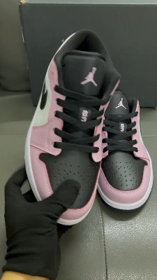 Nike Air Jordan 1 Low sneakers in the "Light Arctic Pink" — 5