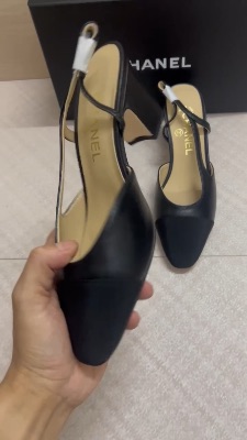Chanel Slingback pumps in black goatskin and grosgrain — 5