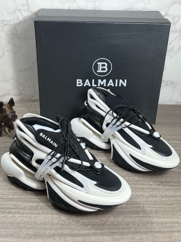 Balmain Unicorn sneakers in black and white — 4