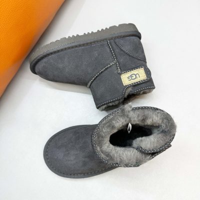 children's UGG-style strap winter boots — 9