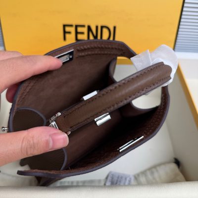 Fendi Peekaboo ISeeU bag (T) — 7