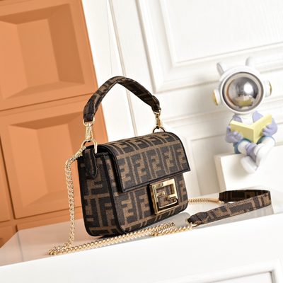 Fendi Baguette bag (T) — 3