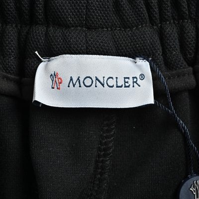 Moncler logo-appliquéd striped shorts — 5