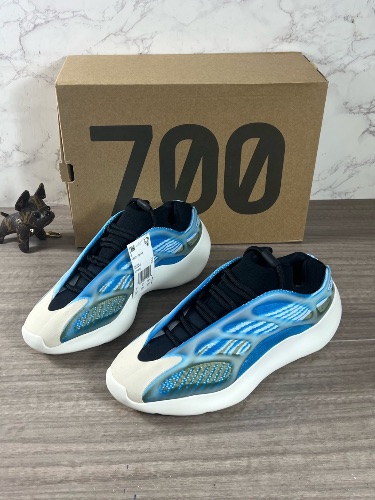 Adidas Yeezy 700 V3 Arzareth sneakers — 3