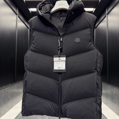 Moncler puffer gilet — 7