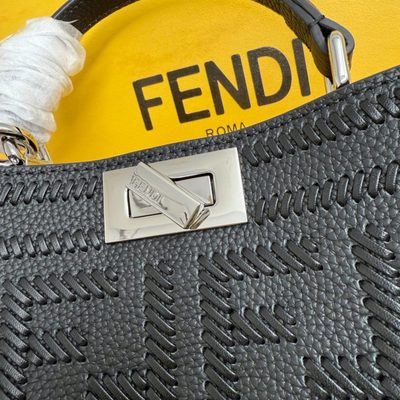 Fendi Peekaboo ISeeU bag (T) — 4
