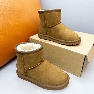 UGG mini classic flat ankle boots — 8