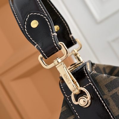 Fendi mini bag (T) — 5