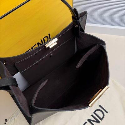 Fendi Way leather shoulder bag (T) — 8