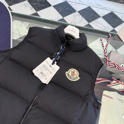 Moncler Almaz Down Gilet — 3