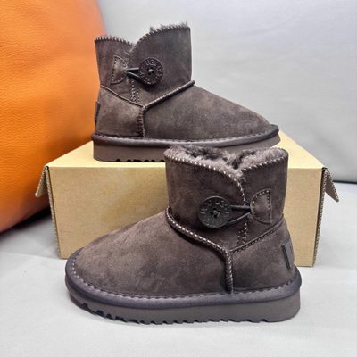 UGG-style kids' button-detail sheepskin ankle boots — 4