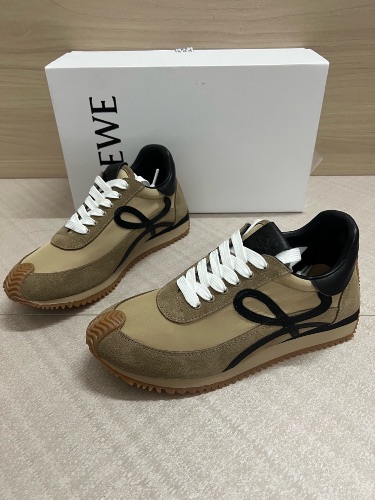 Loewe Flow Runner sneakers in beige suede and black leather — 3