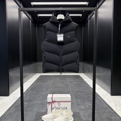 Moncler puffer gilet