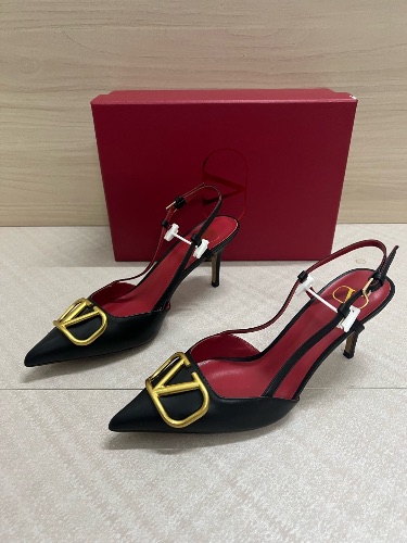Valentino Garavani VLogo Signature slingback pumps — 3