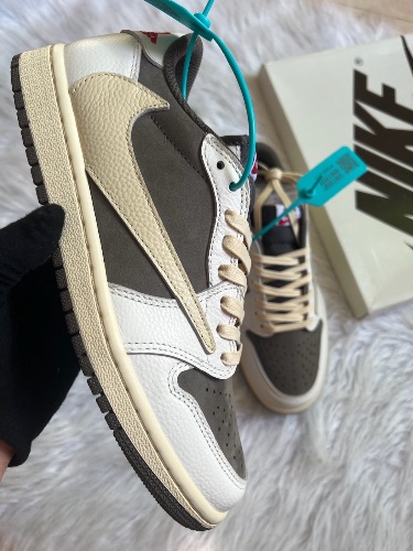 Nike Air Jordan 1 Low OG SP Travis Scott "Reverse Mocha" sneakers — 3