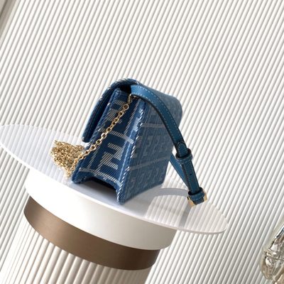 Fendi Baguette Wallet on Chain (T) — 3