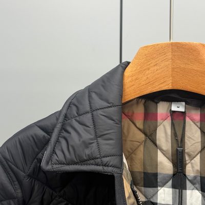Burberry quilted zip-up jacket — 4