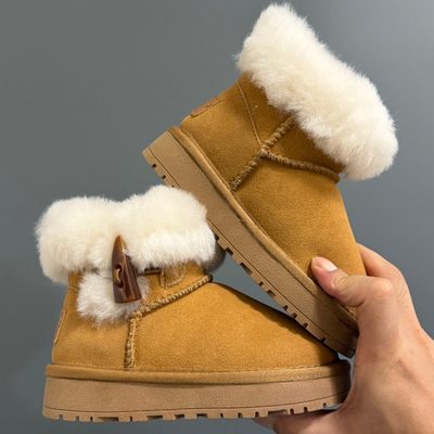 UGG Classic Mini Fluff BOOTS — 9