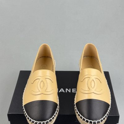 Chanel lambskin espadrilles in beige and black — 3