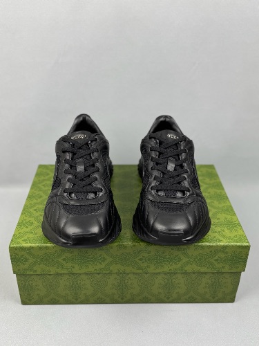 Gucci Ripple sneakers in black leather — 3