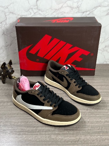Nike Jordan 1 Retro Low OG SP Travis Scott Mocha sneakers
