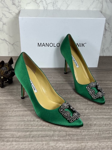 Manolo Blahnik Hangisi pumps — 4