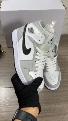 Nike Air Jordan 1 Mid — 5