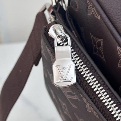 Louis Vuitton Trio Messenger Bag — 7