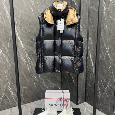 Moncler Luzule Hooded Down Gilet