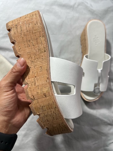 Hermès Eze 30 leather sandals in white — 4