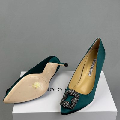 Manolo Blahnik Hangisi emerald green satin pumps