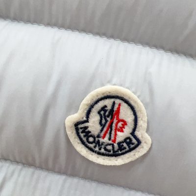 Moncler down gilet for children — 4
