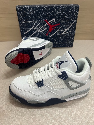 Nike Air Jordan 4 Retro Midnight Navy sneakers