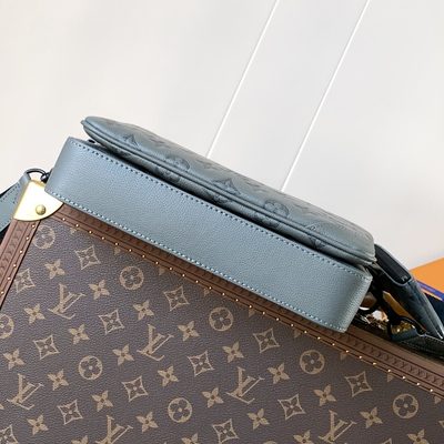 Louis Vuitton Trio Messenger Bag — 4