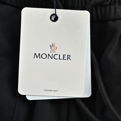 Moncler logo-appliquéd striped shorts — 6