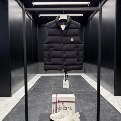 Moncler Tibb Down Gilet — 3