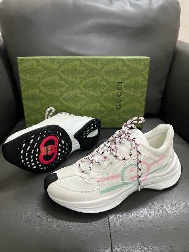 Gucci Run sneakers in white leather with pink and green — 3
