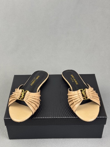 Saint Laurent Babylone leather mules in beige — 4