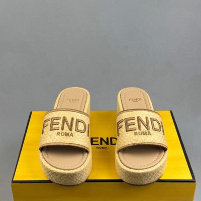 Fendi "Sunshine" raffia platform slides — 3
