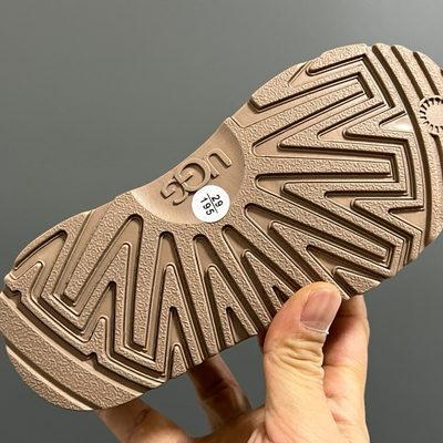 UGG Tazz (or UGG Tazz II) slip-on platform slippers — 8