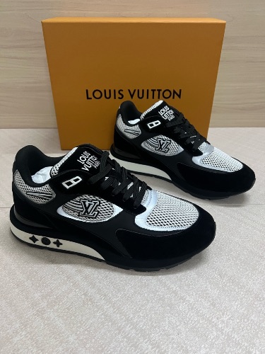 Louis Vuitton Run Away trainers in black — 4