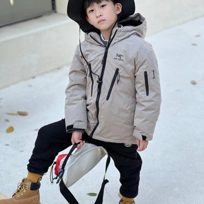 Arc'teryx kids insulated hooded jacke